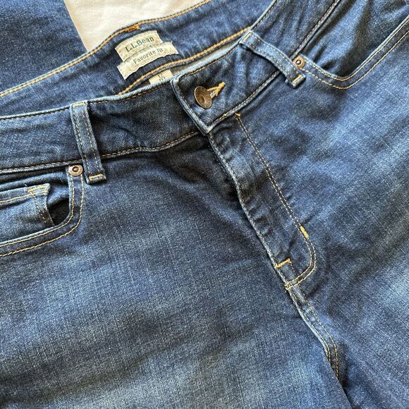 L.L. Bean Women's Favorite Fit‎ Jeans Straight Leg Demin Size 12P - Picture 1 of 12